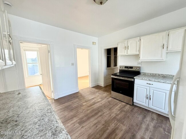 Building Photo - 1017 Hegeman St