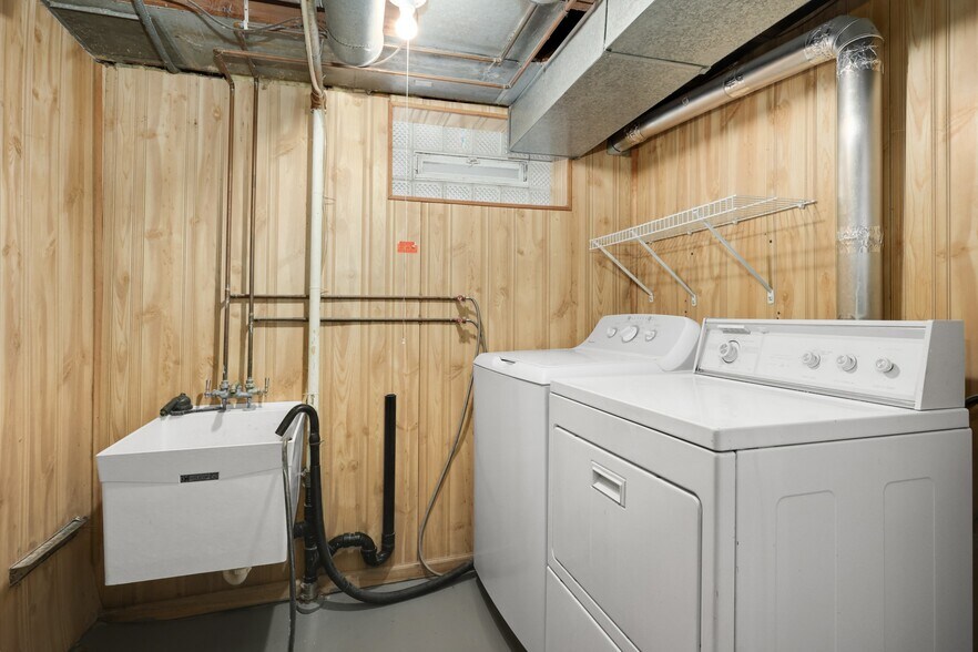 Building Photo - 3744 Perry Ave N