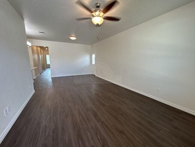 Building Photo - 5110 Rose Gdn Lp