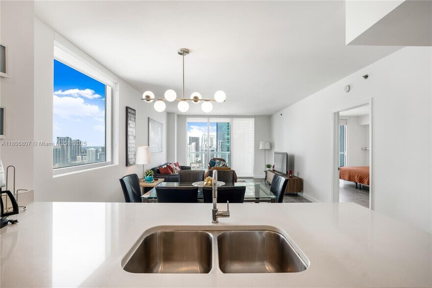 Building Photo - 500 Brickell Ave
