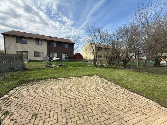 Building Photo - 4564 Whitney Dr