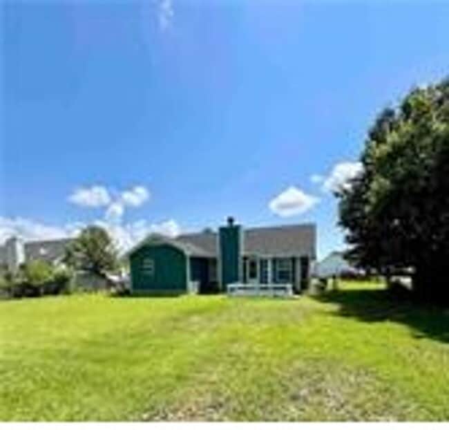Building Photo - 108 Cypress Dr