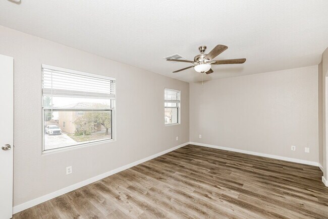 Building Photo - 724 Beechwheat Way