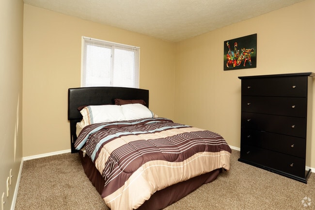 Three Bed Room - Bed Room - Hickory Grove