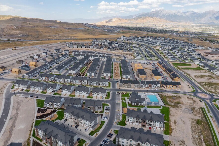 Building Photo - 874 N Hemsworth Way