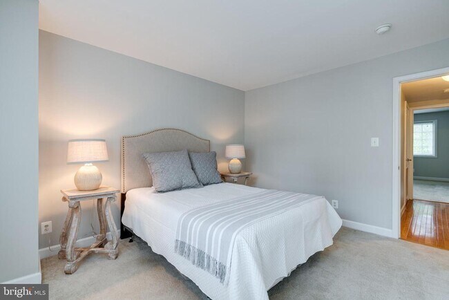 Building Photo - 1617 N Van Dorn St