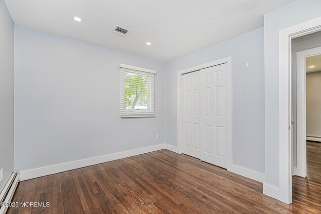 Building Photo - 220 Highwood Rd