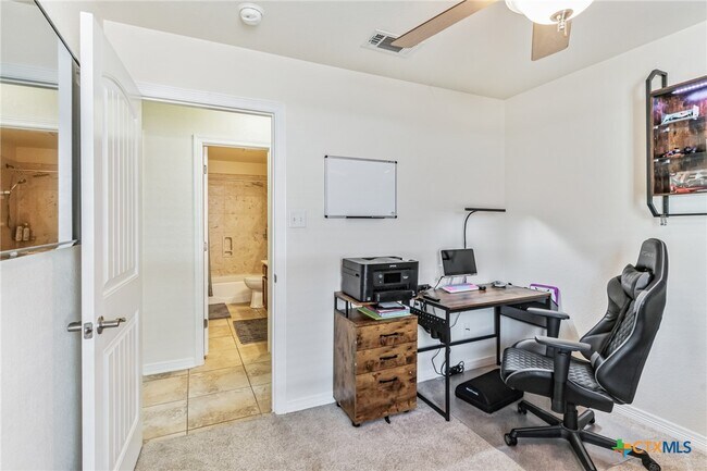 Building Photo - 1507 Hazelnut Dr