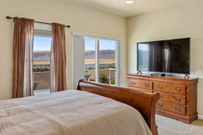 Building Photo - 23251 Sunserra Loop NW