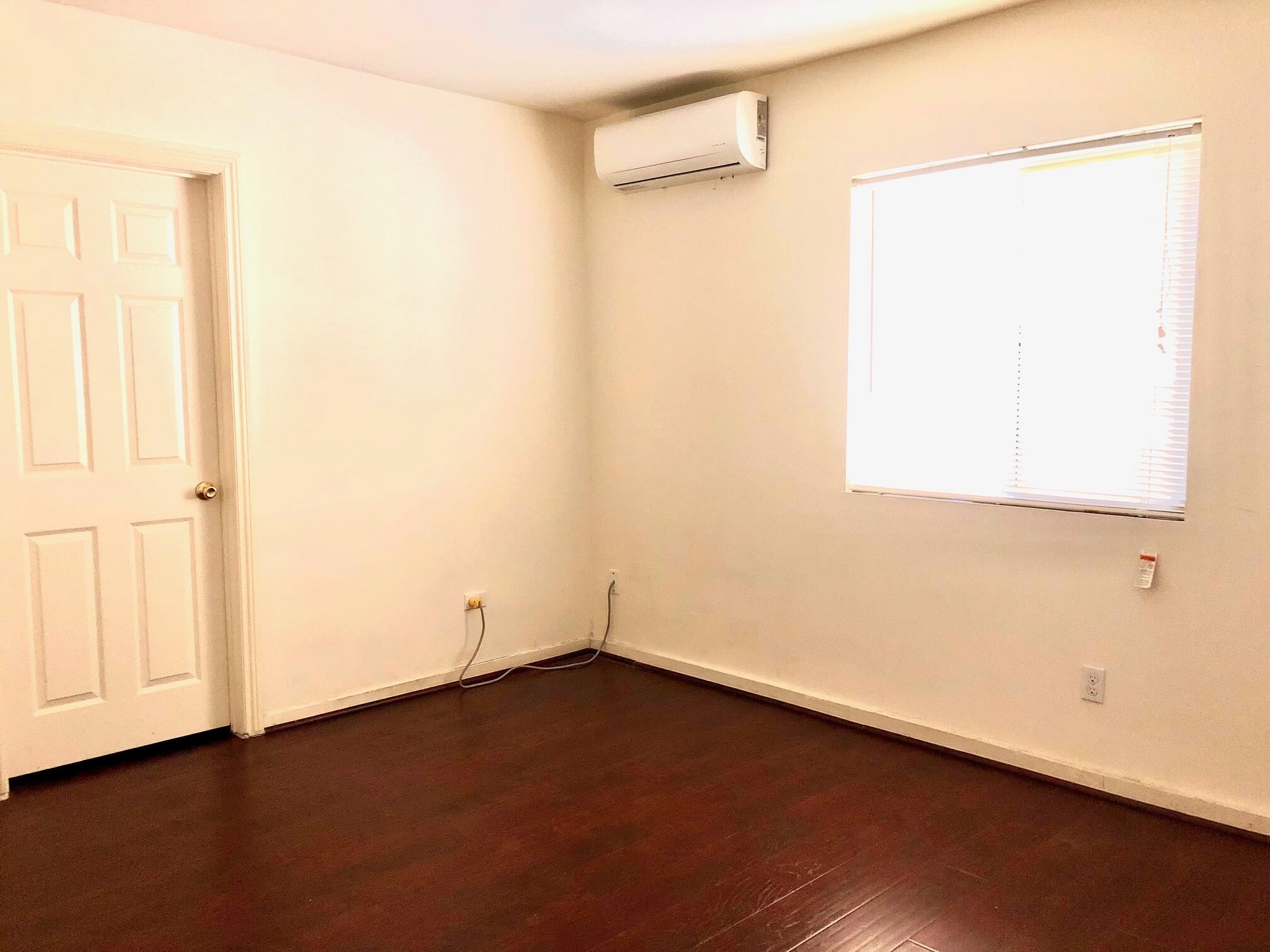 Building Photo - 1327 W 164th St