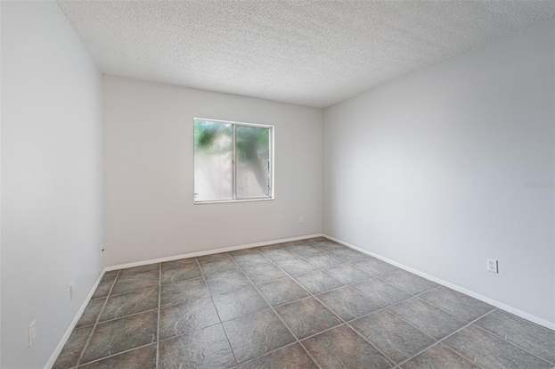 Building Photo - 5503 Pokeweed Ct
