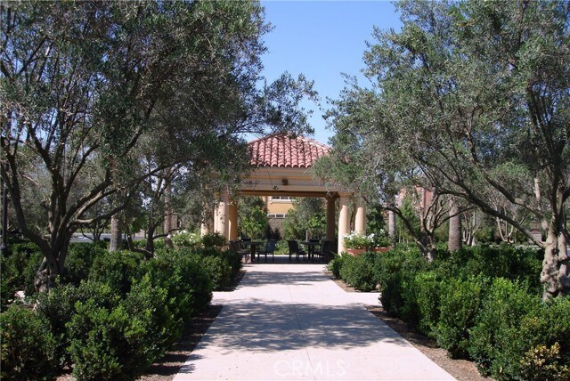 Building Photo - 81 Cipresso