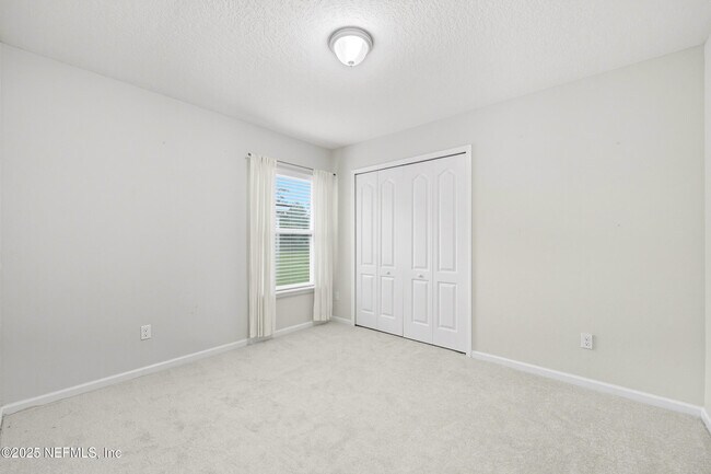 Building Photo - 15653 Mason Lakes Dr