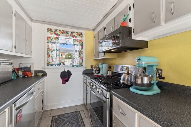 Building Photo - 777 Marvin Ave