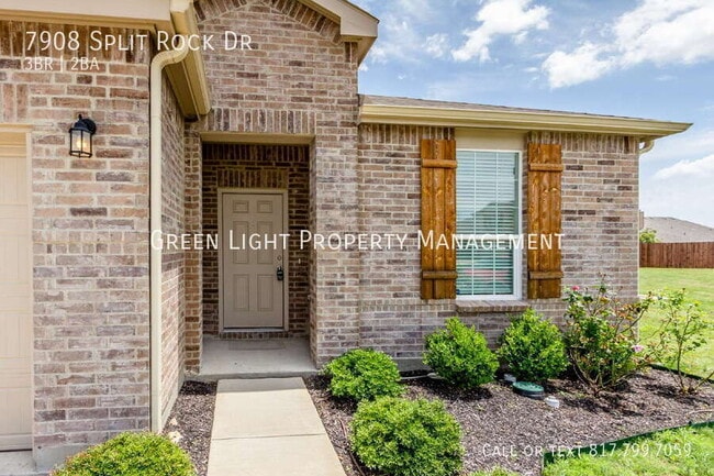 Building Photo - 7908 Split Rock Dr