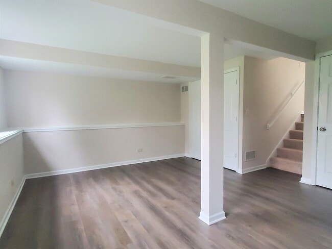 Building Photo - 811 Cambridge Pl