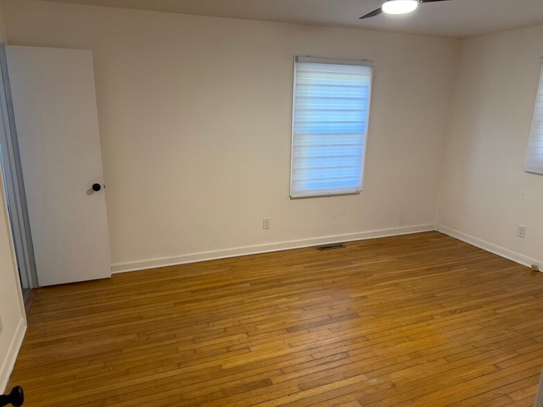 Primary BR - 5375 Gordon Dr