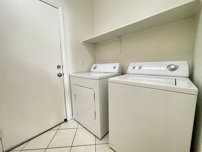 Building Photo - This proeprty has been shown before and will be leased to the first qualified applicant. To sched...