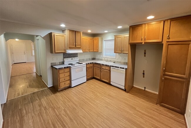 Building Photo - 10214 Berrybriar Ln