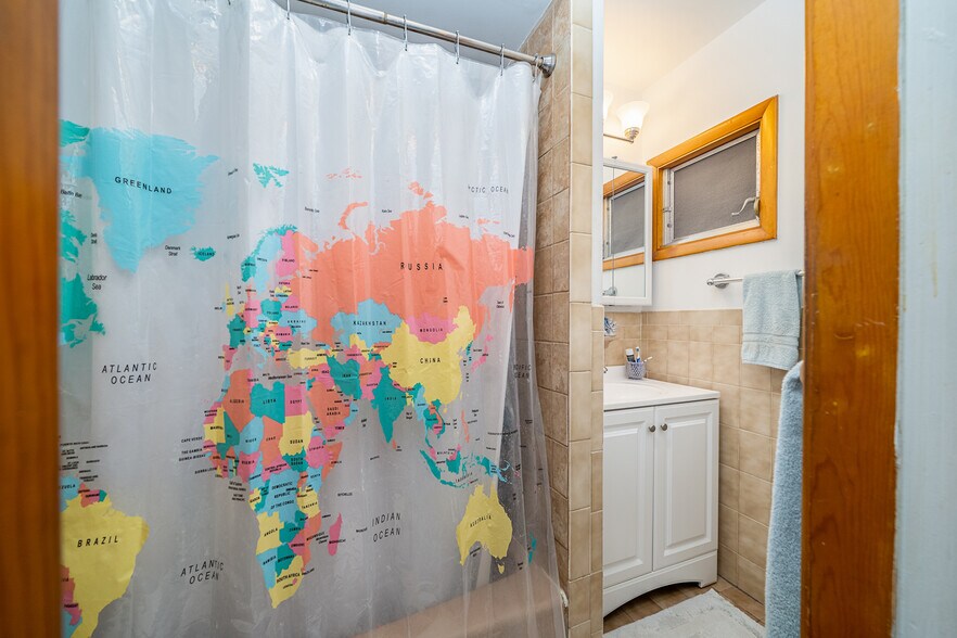 Building Photo - 508 Hudson Ave