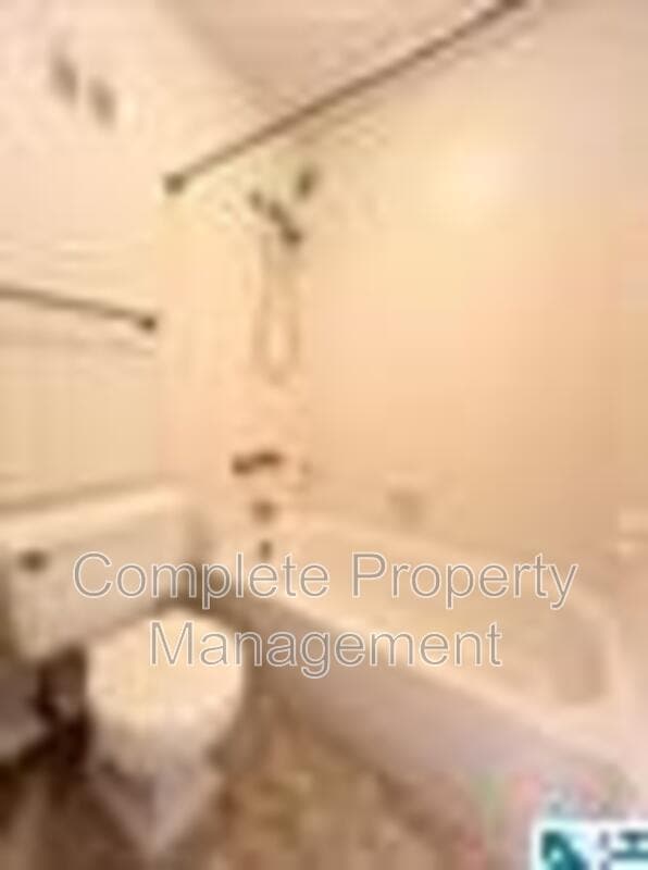 Building Photo - 3350 Altamont Rd