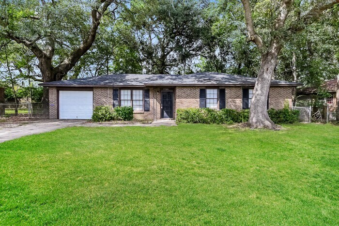 Primary Photo - 7720 Mendelwood Dr