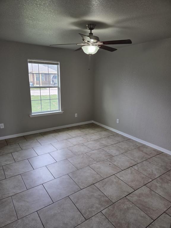 Building Photo - 305 Shirley Dr