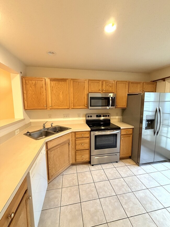 Building Photo - 5106 Bartholomew's Ln