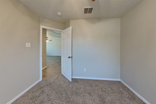 Building Photo - 17903 Timber Crossing Ln