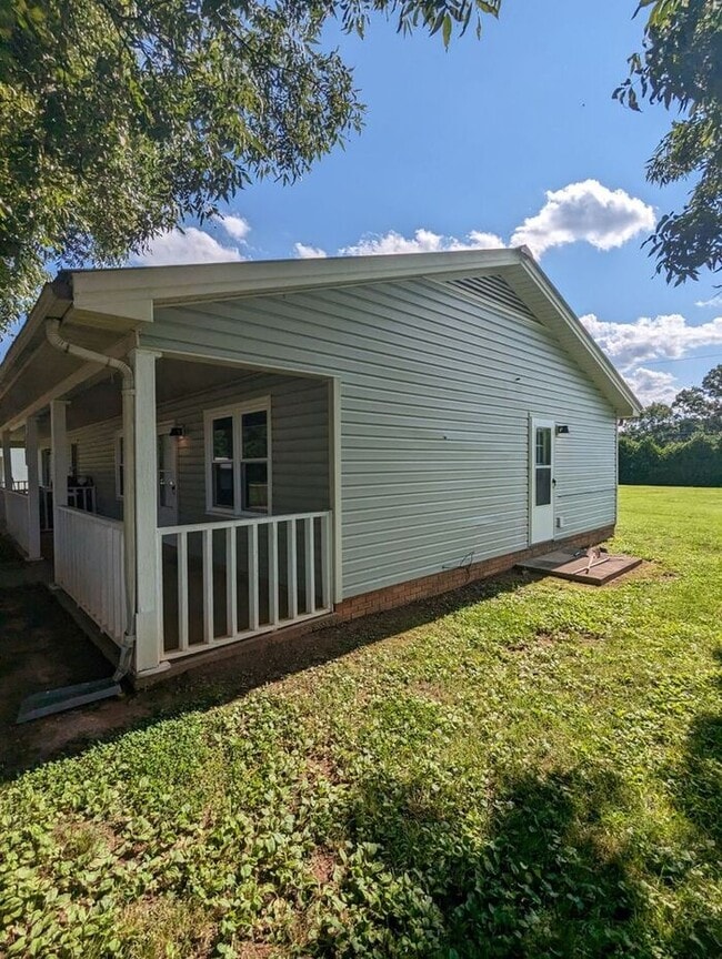 Ponderosa Village 2BD/1BA Duplex 5123 Ponderosa Dr Conover NC 28613