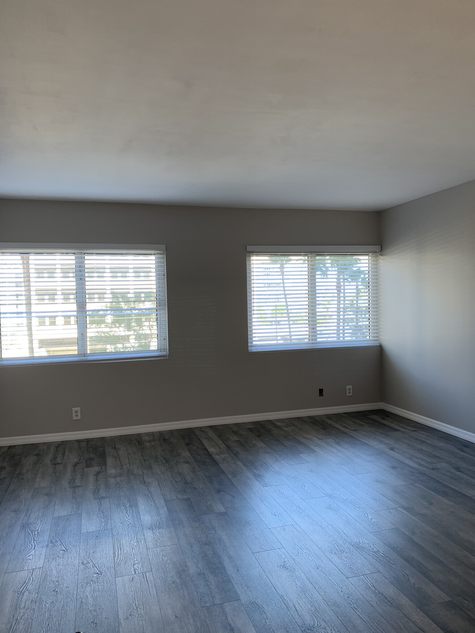 Building Photo - 525 E Seaside Way