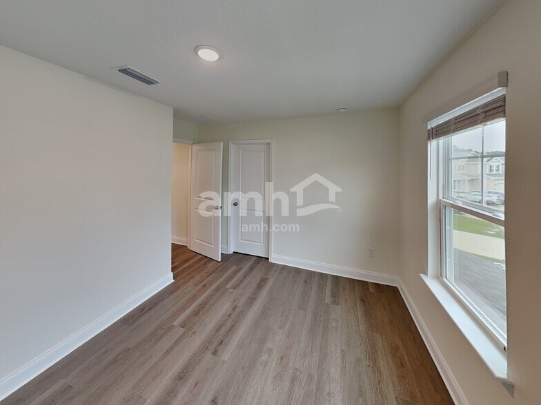 Building Photo - 5709 Oesterle Rd