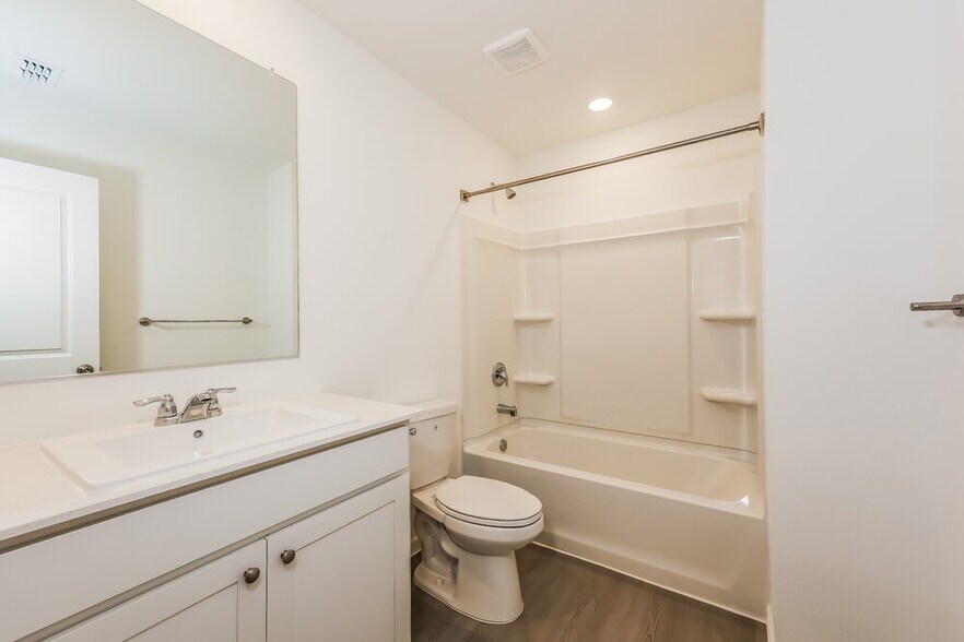 Building Photo - 10724 Gun Barrel St