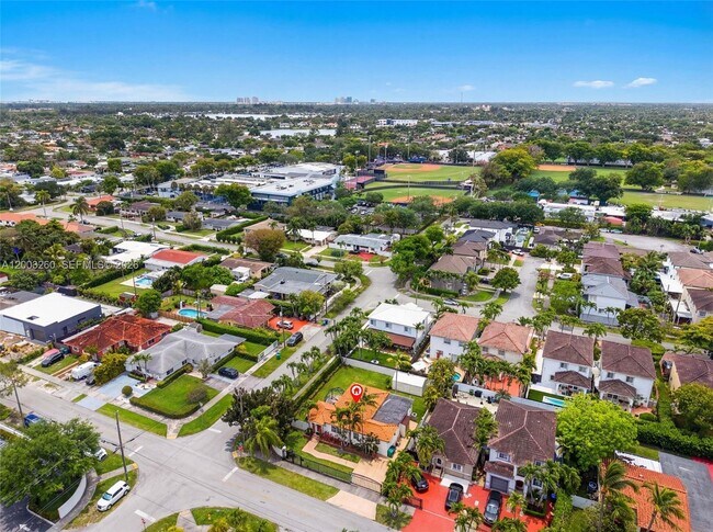 Building Photo - 9000 SW 40th Terrace