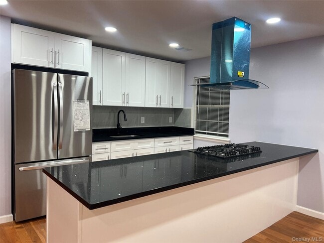 Building Photo - 50 Brick Pond Rd