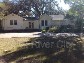 Building Photo - 453 Arlington Rd N