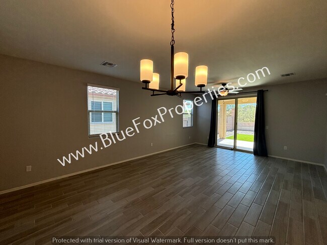 Building Photo - 735 Calle Calca