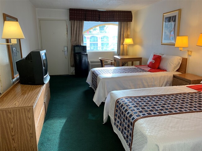 Primary Photo - 15919 E Freeway Service Rd