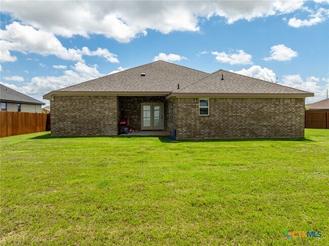 Building Photo - 2509 Meadow Lark Dr