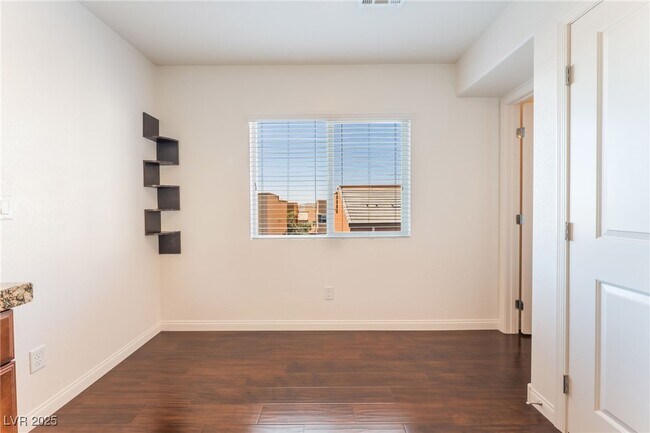 Building Photo - 10529 Headwind Ave