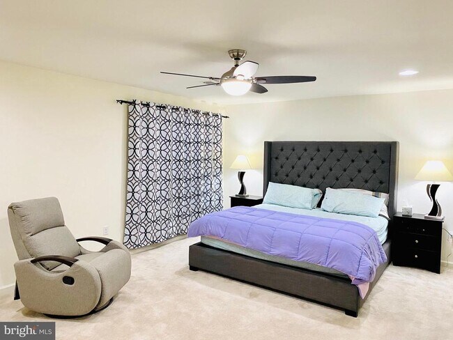 Building Photo - 119 Sirius Dr