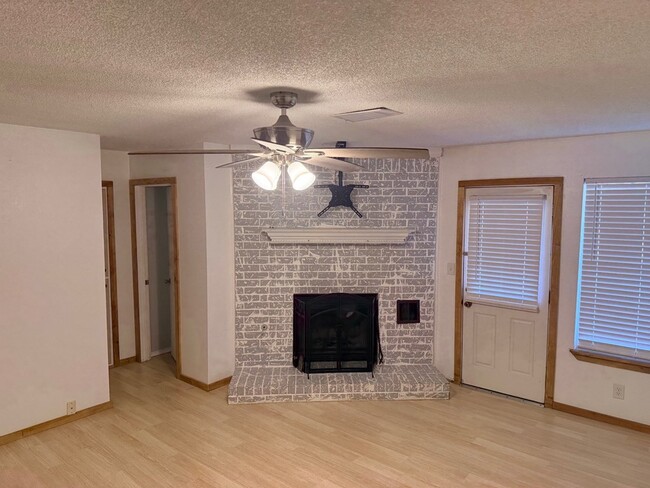 Building Photo - 663 Duke Ave