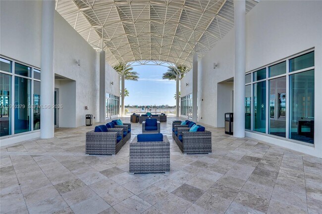 Building Photo - 231 Riverside Dr