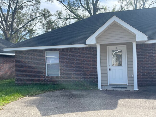 Primary Photo - 13302 Moss Point Dr