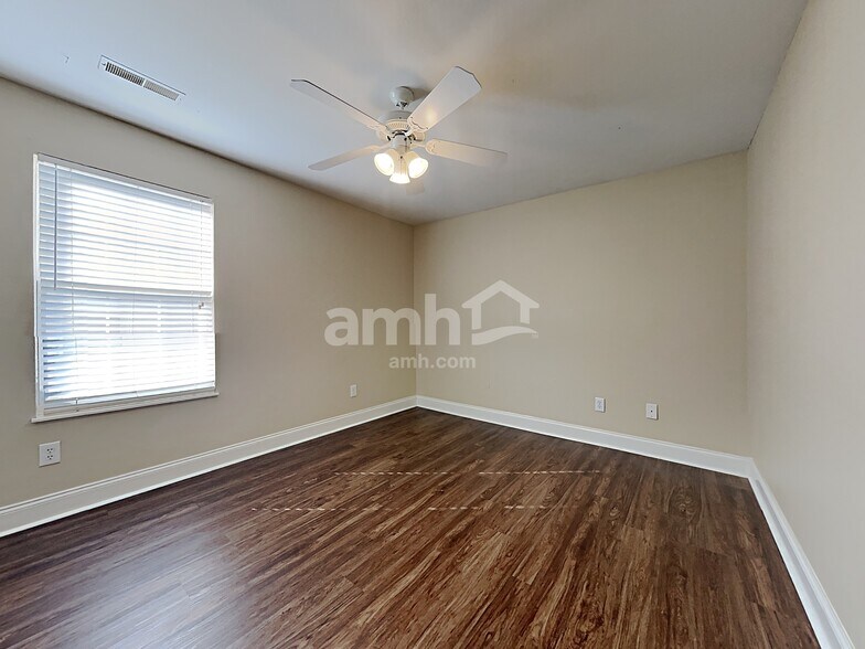 Building Photo - 5826 Matalin Ln