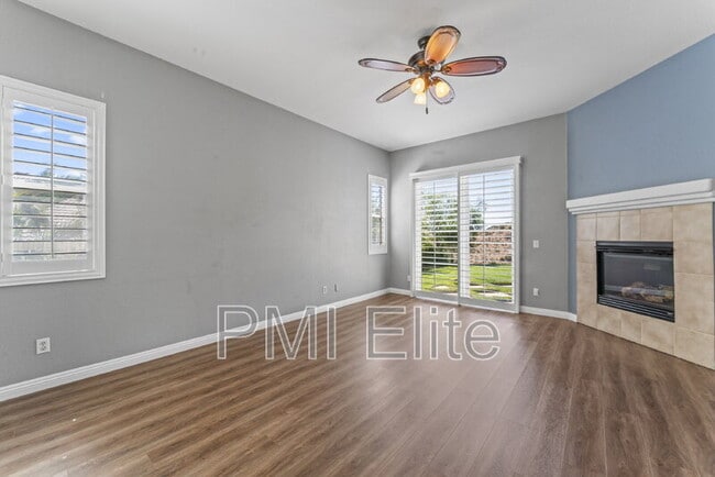 Building Photo - 34677 Desert Rd