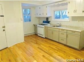 Building Photo - 37 Roosevelt Ave