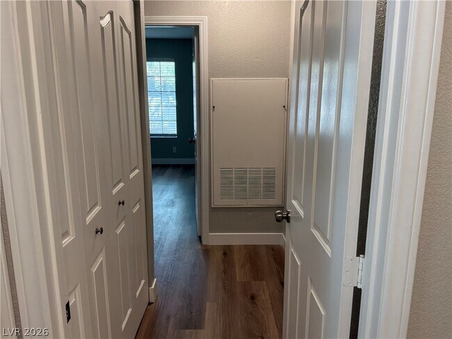 Building Photo - 2635 S Durango Dr