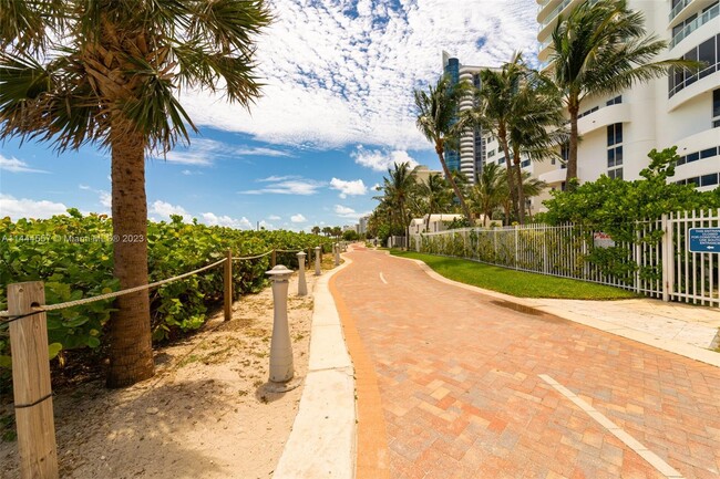 Walking Path - 6365 Collins Ave