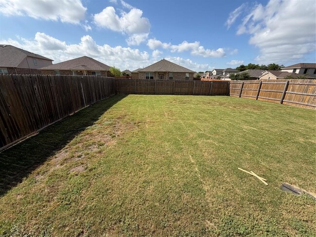 Building Photo - 225 Baum Dr